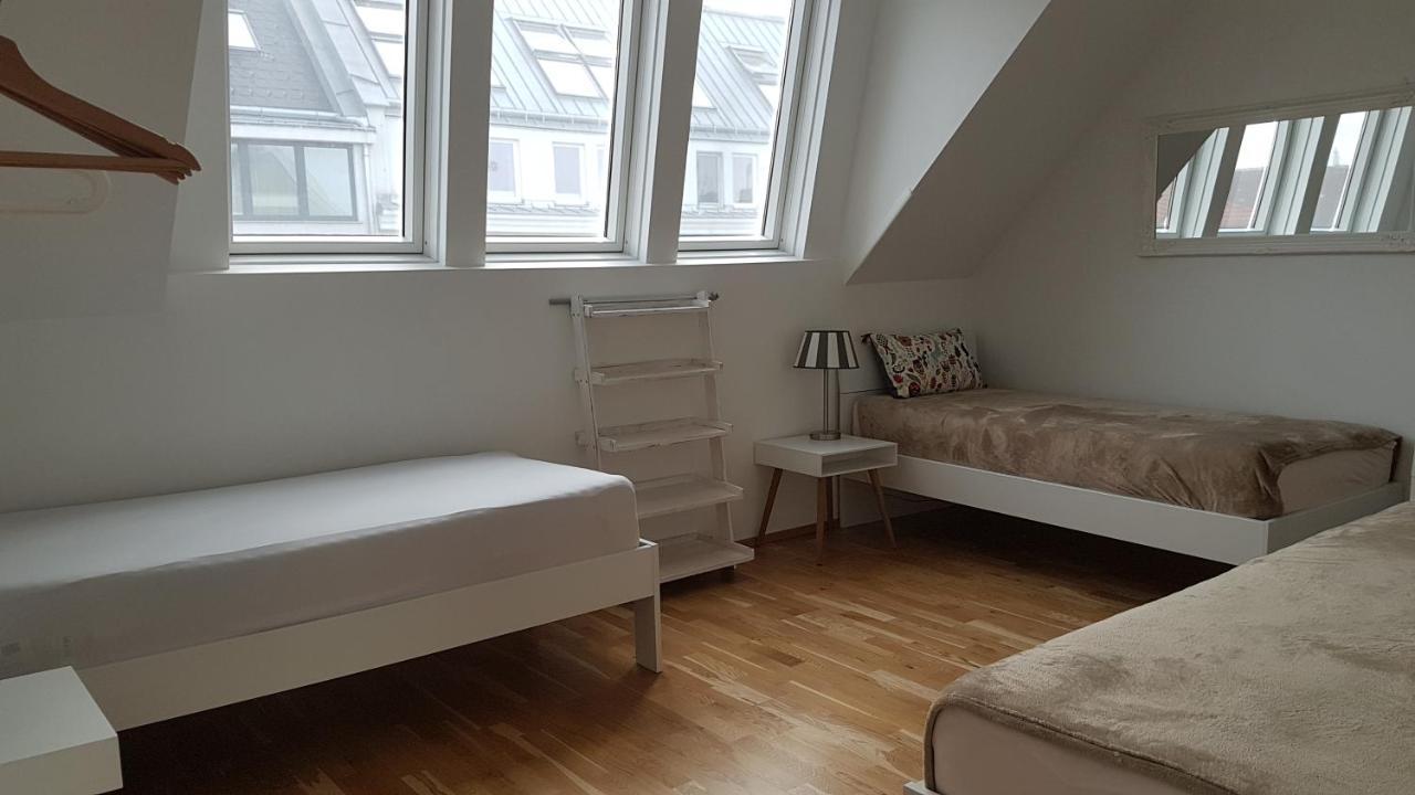 Moderne Maisonette Mit Terrasse Виена Екстериор снимка
